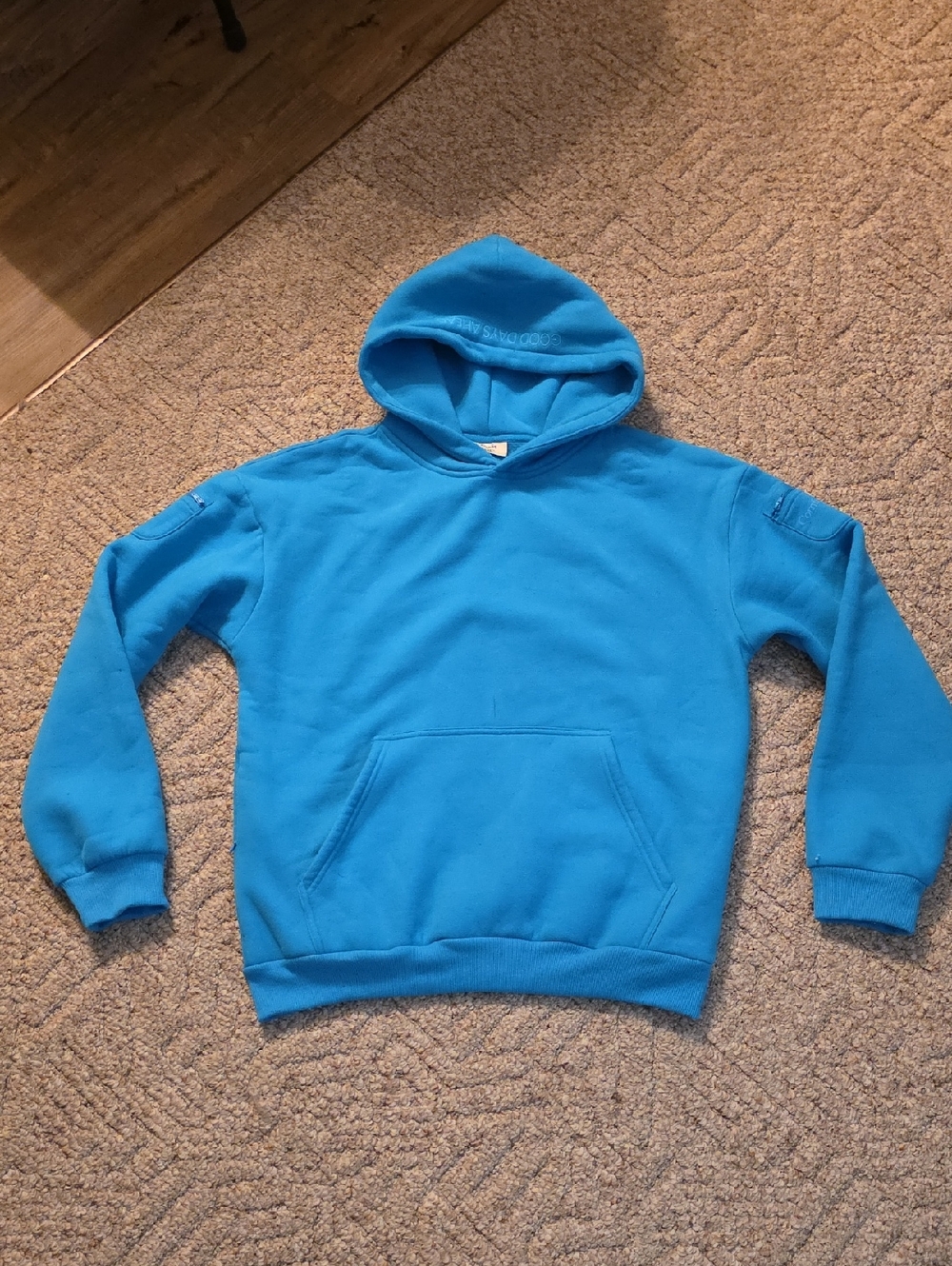 Comfrt X Goli Travel Essentials Hoodie Size Large